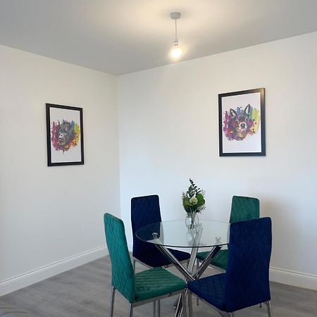 2 Bedroom Apartment - Flitwick - Contractor Friendly - Tourist Ready - Full Kitchen - Wifi - Smart Tv - Sofa Bed - Free Parking - Ideal For Short Or Long Stays ภายนอก รูปภาพ