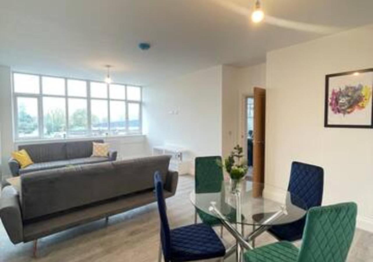 2 Bedroom Apartment - Flitwick - Contractor Friendly - Tourist Ready - Full Kitchen - Wifi - Smart Tv - Sofa Bed - Free Parking - Ideal For Short Or Long Stays ภายนอก รูปภาพ
