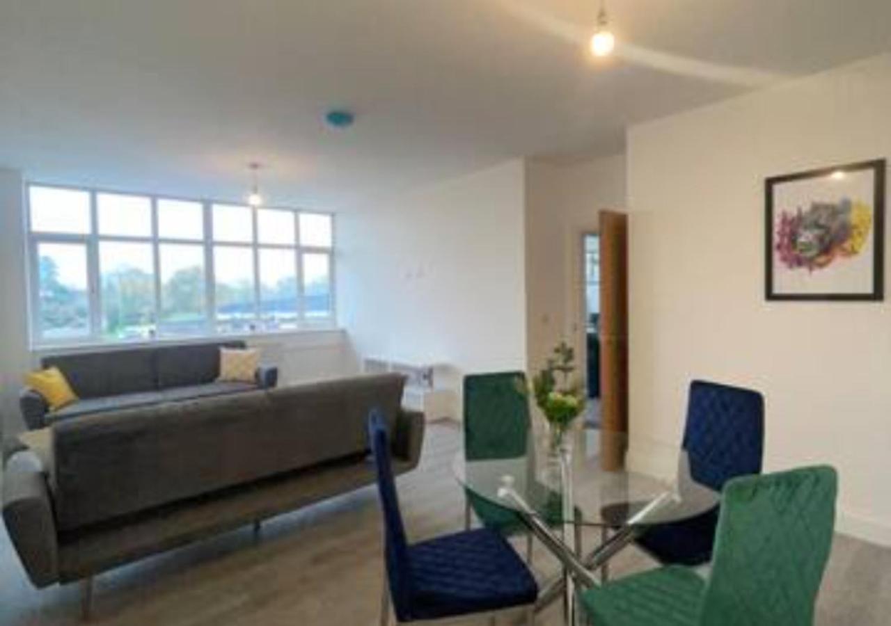 2 Bedroom Apartment - Flitwick - Contractor Friendly - Tourist Ready - Full Kitchen - Wifi - Smart Tv - Sofa Bed - Free Parking - Ideal For Short Or Long Stays ภายนอก รูปภาพ