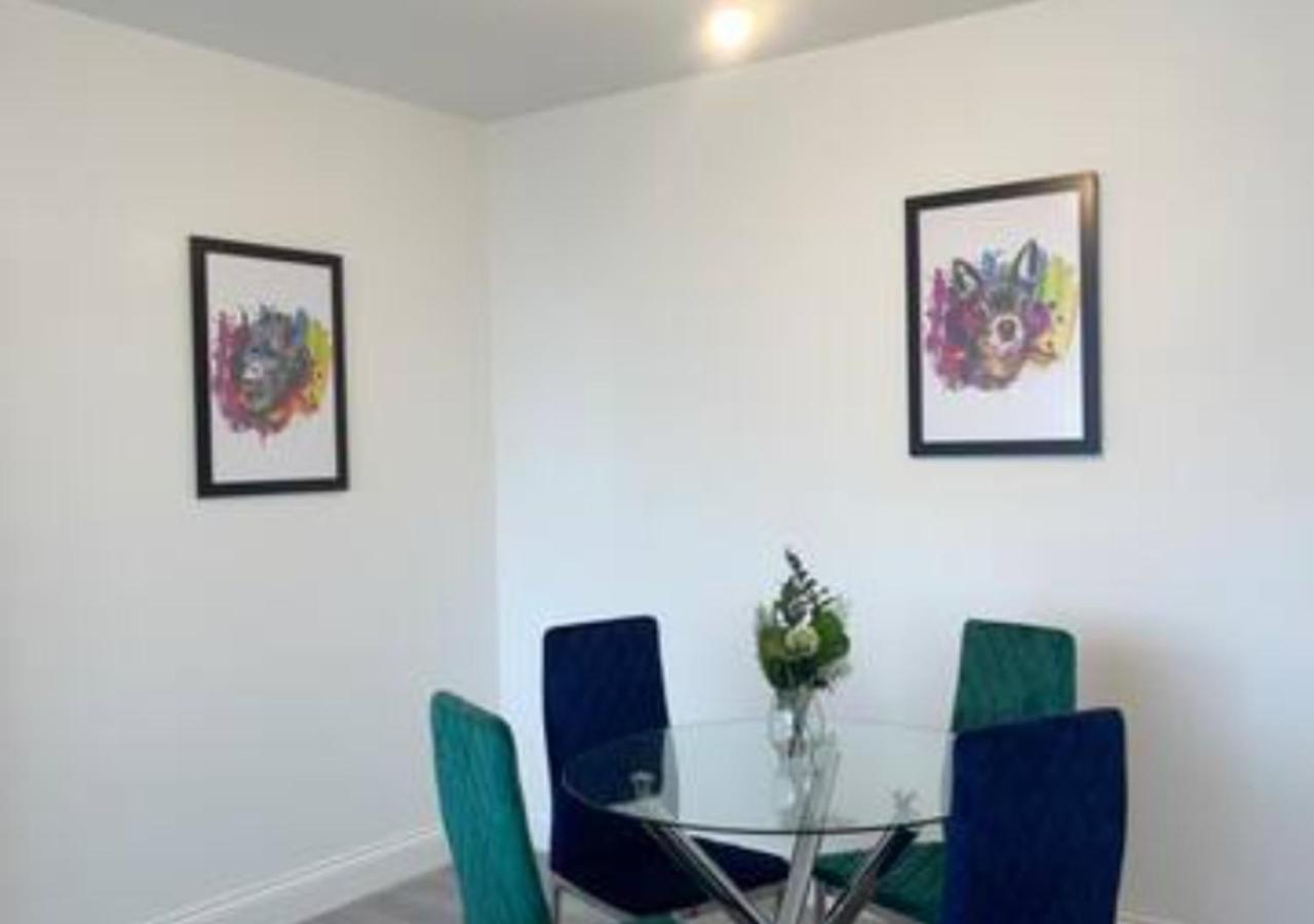 2 Bedroom Apartment - Flitwick - Contractor Friendly - Tourist Ready - Full Kitchen - Wifi - Smart Tv - Sofa Bed - Free Parking - Ideal For Short Or Long Stays ภายนอก รูปภาพ