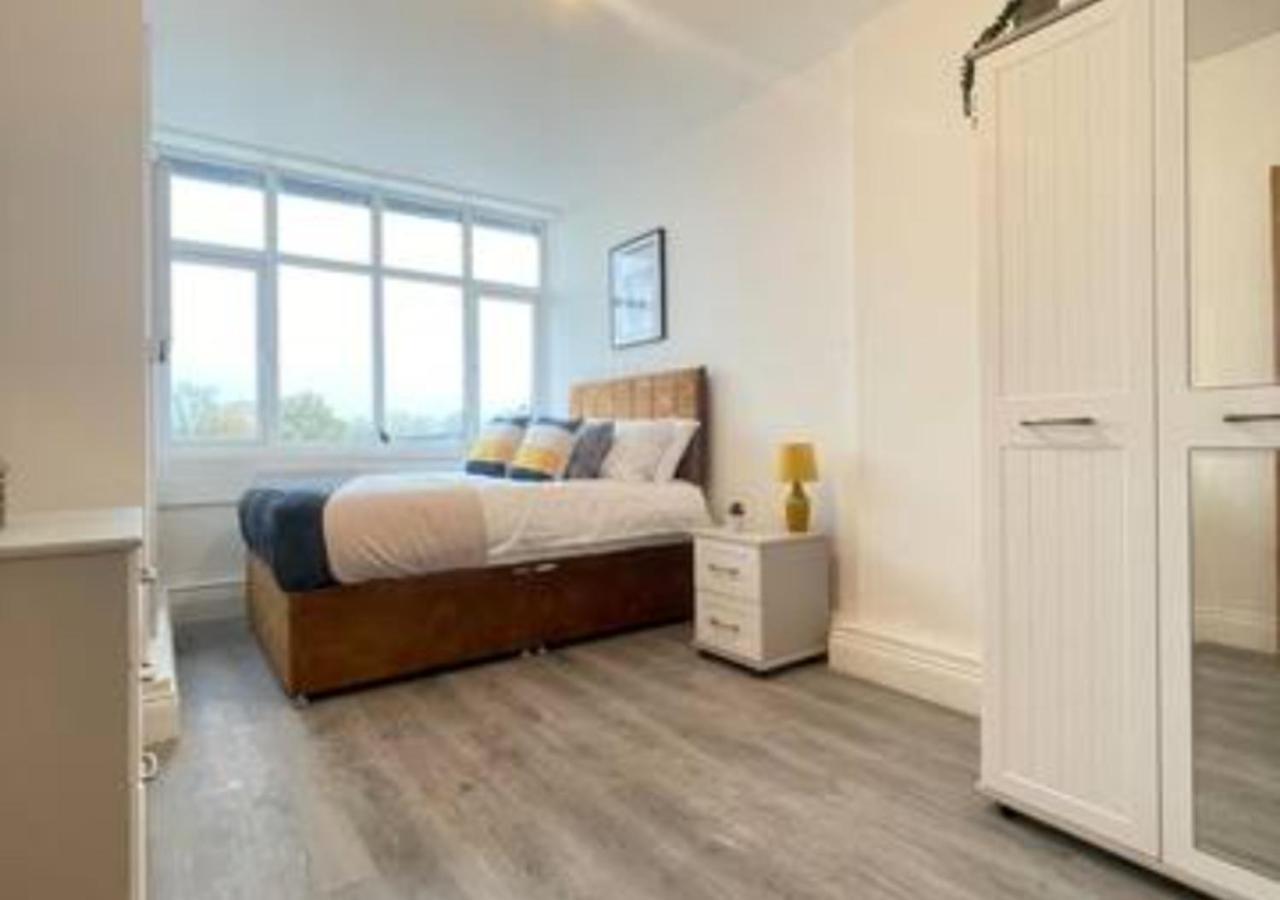2 Bedroom Apartment - Flitwick - Contractor Friendly - Tourist Ready - Full Kitchen - Wifi - Smart Tv - Sofa Bed - Free Parking - Ideal For Short Or Long Stays ภายนอก รูปภาพ