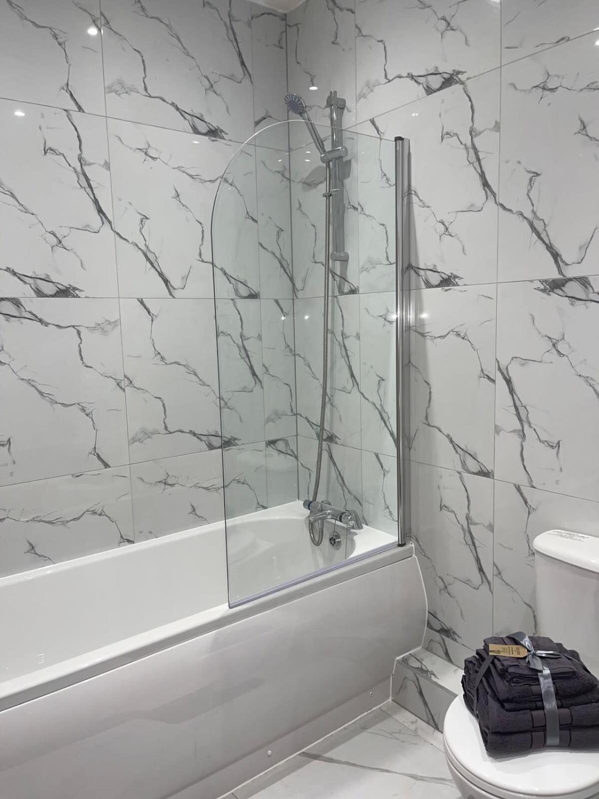 2 Bedroom Apartment - Flitwick - Contractor Friendly - Tourist Ready - Full Kitchen - Wifi - Smart Tv - Sofa Bed - Free Parking - Ideal For Short Or Long Stays ภายนอก รูปภาพ