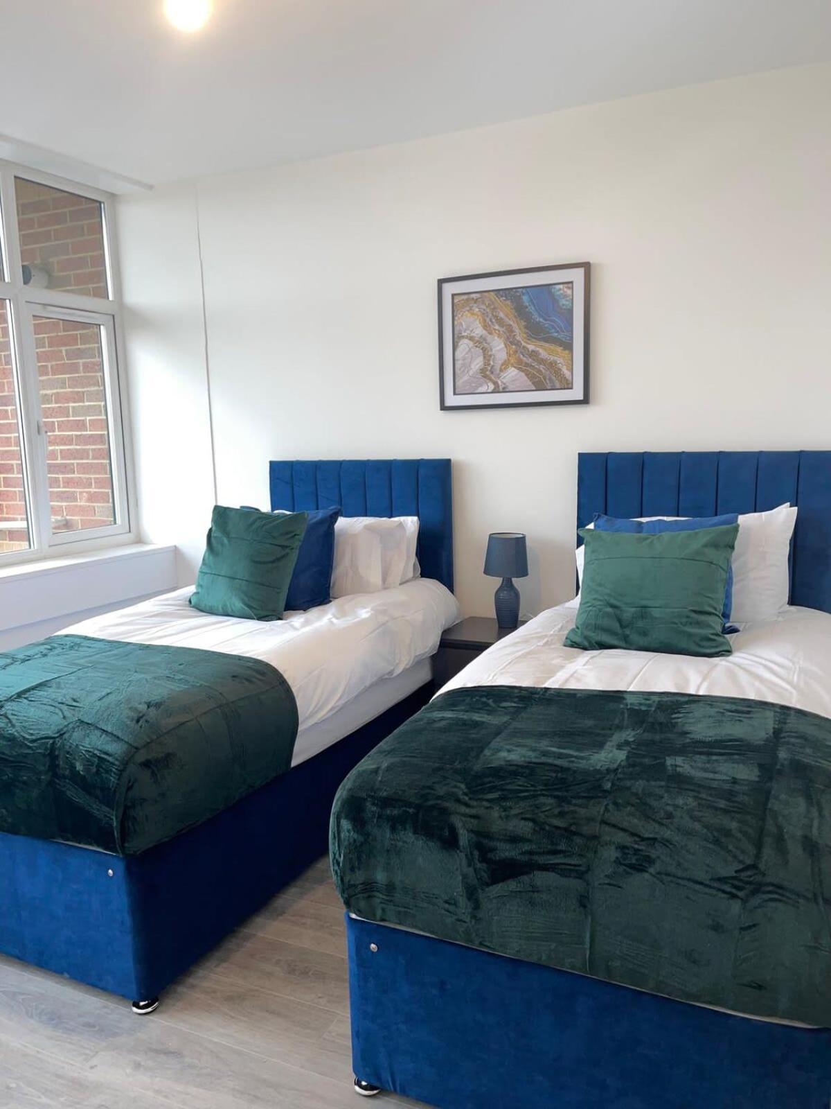 2 Bedroom Apartment - Flitwick - Contractor Friendly - Tourist Ready - Full Kitchen - Wifi - Smart Tv - Sofa Bed - Free Parking - Ideal For Short Or Long Stays ภายนอก รูปภาพ