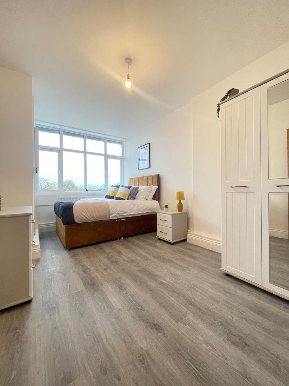 2 Bedroom Apartment - Flitwick - Contractor Friendly - Tourist Ready - Full Kitchen - Wifi - Smart Tv - Sofa Bed - Free Parking - Ideal For Short Or Long Stays ภายนอก รูปภาพ